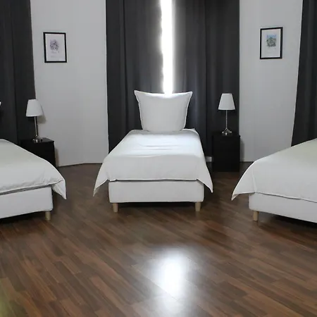 Mit 8 Betten Balkon, Waschmaschine Im Stadtzentrum Paderborn
